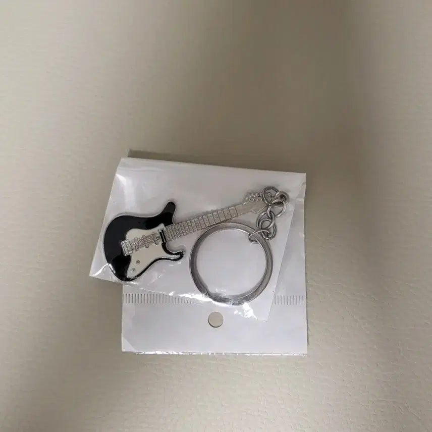 [BUNJANG] Guitar Charm Keychain / 기타 악기 키링 판매
