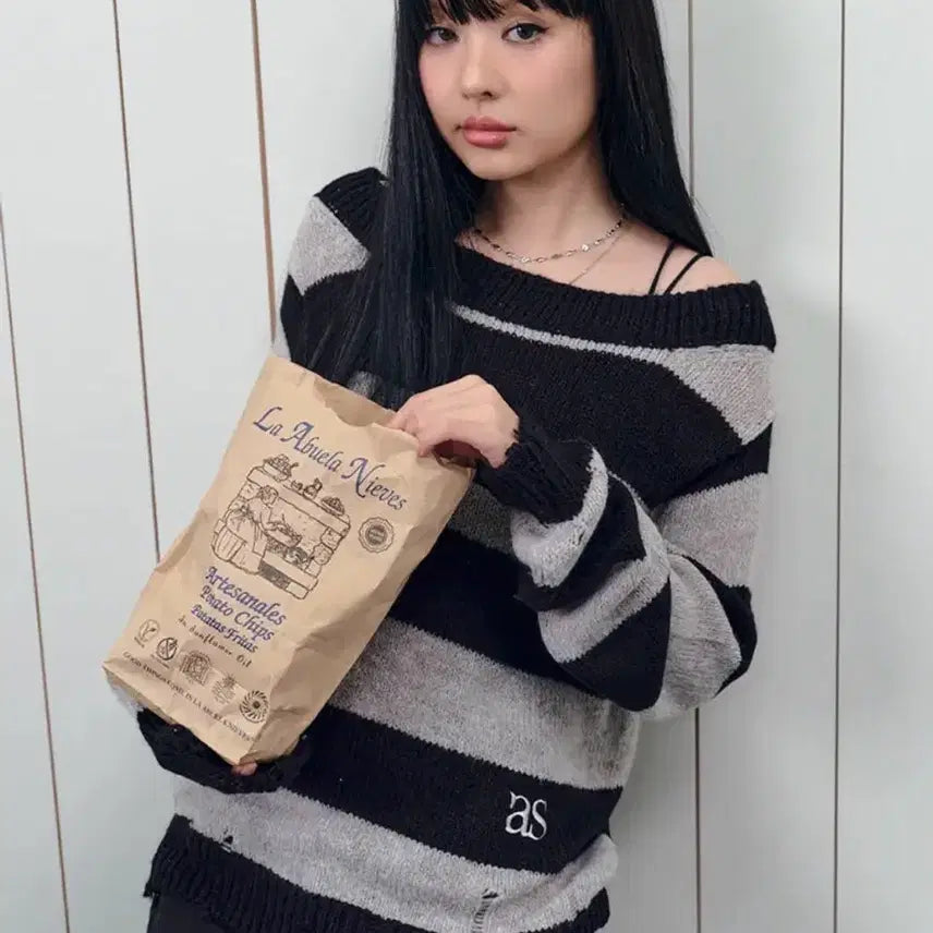 [BUNJANG] AZON SORI Off-Shoulder Stripe Knit Black / 애즈온 오프숄더 SORI OFF STRIPE KNIT BLACK