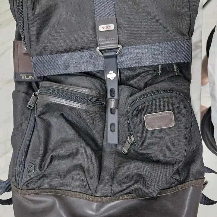 [BUNJANG] Tumi Alpha Bravo Luke Roll Top Backpack Black / 투미 알파 브라보 루크 롤탑 백팩 블랙 판매합니다