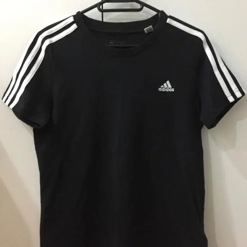 [BUNJANG] Adidas 3-Stripes Short Sleeve T-Shirt Black / 아디다스 삼선 반팔 티셔츠 블랙