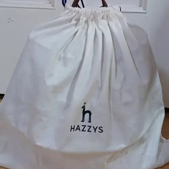 [BUNJANG] Hazzys Puppy Logo Nylon Backpack / 해지스 여성 퍼피로고 나일론백팩