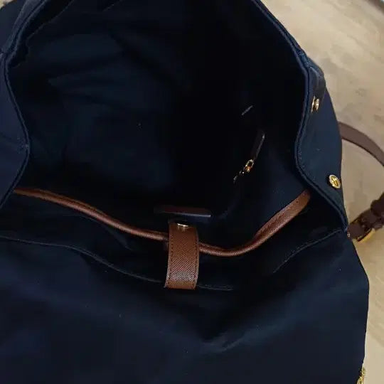 [BUNJANG] Hazzys Puppy Logo Nylon Backpack / 해지스 여성 퍼피로고 나일론백팩