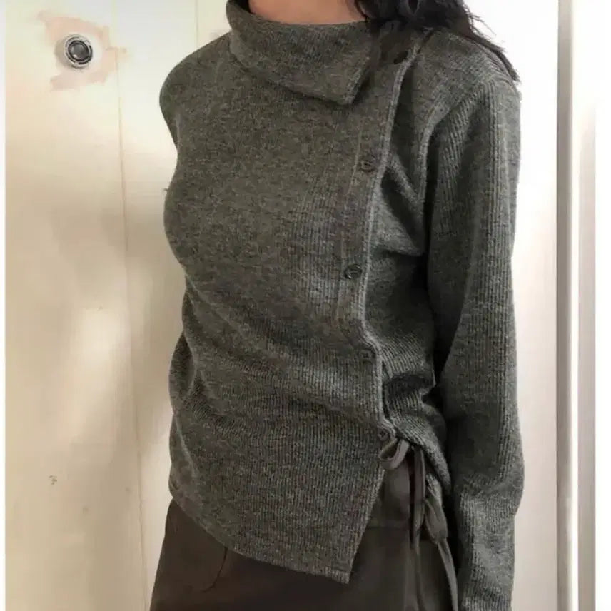 [BUNJANG] Nizi Asymmetric Button Turtleneck Cardigan / 니지 터틀넥 티 사선 단추 가디건