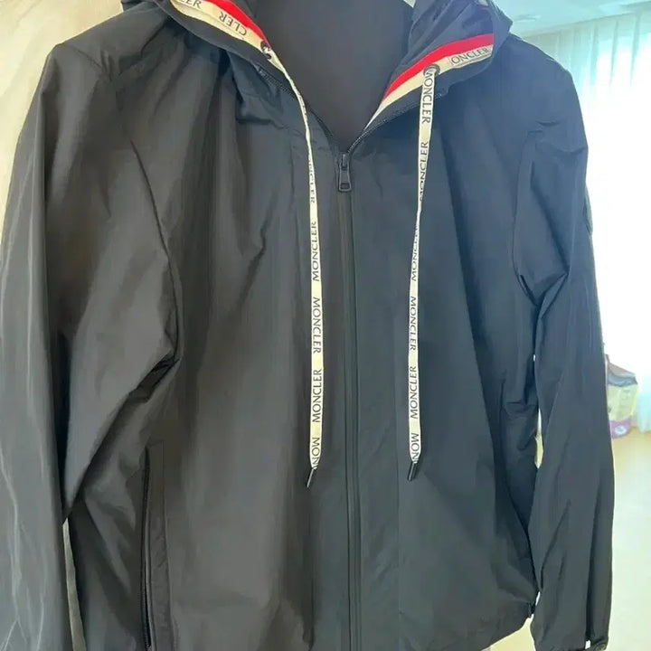 [BUNJANG] Moncler Carles Windbreaker Black (Size 3) / [정품] 몽클레르 카를레스 바람막이 블랙 (3사이즈,번장최저가)