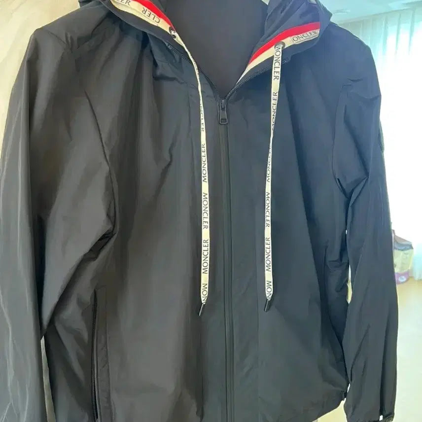 [BUNJANG] Moncler Carles Windbreaker Black (Size 3) / [정품] 몽클레르 카를레스 바람막이 블랙 (3사이즈,번장최저가)