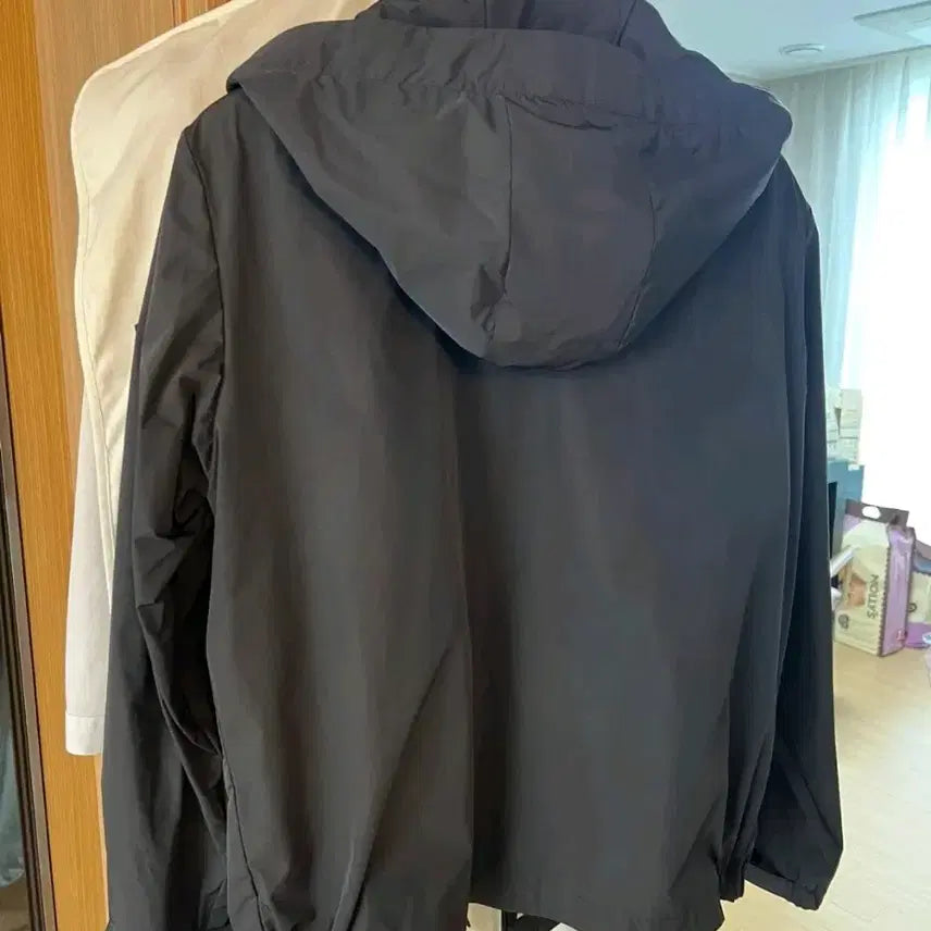 [BUNJANG] Moncler Carles Windbreaker Black (Size 3) / [정품] 몽클레르 카를레스 바람막이 블랙 (3사이즈,번장최저가)