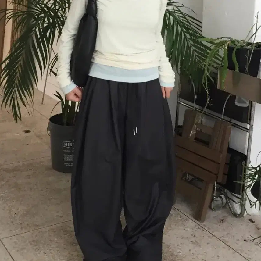 [BUNJANG] Cream Museum Lett Deep Pintuck Wide Pants Charcoal / 크림뮤지엄 렛트 딥 핀턱 와이드 팬츠 차콜
