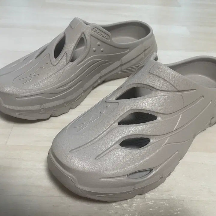 [BUNJANG] Reebok Zig Clog Ash Grey / 리복 직 클로그 애쉬 그레이 색상 270
