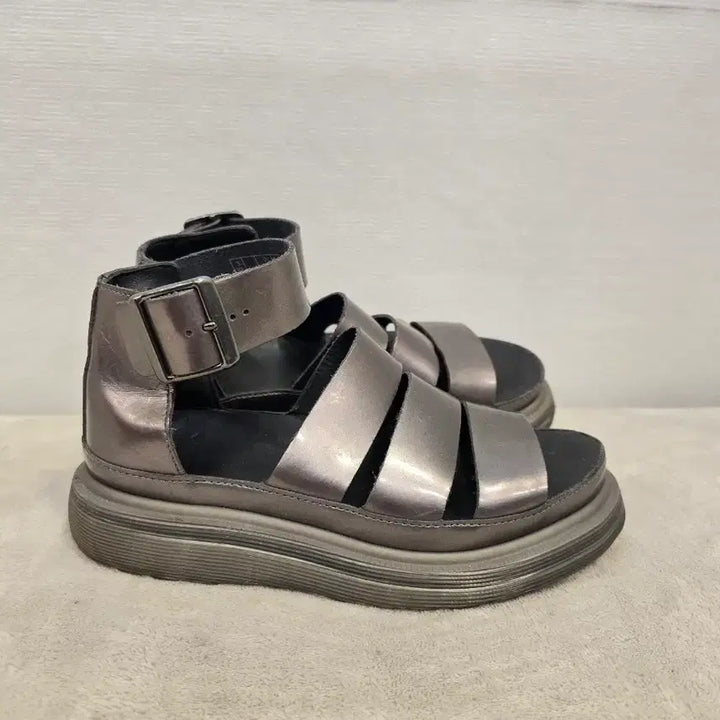 [BUNJANG] Dr. Martens Clarissa Metallic Sandals / 닥터마틴 클라리사 샌들 UK3 EU36 메탈릭 225