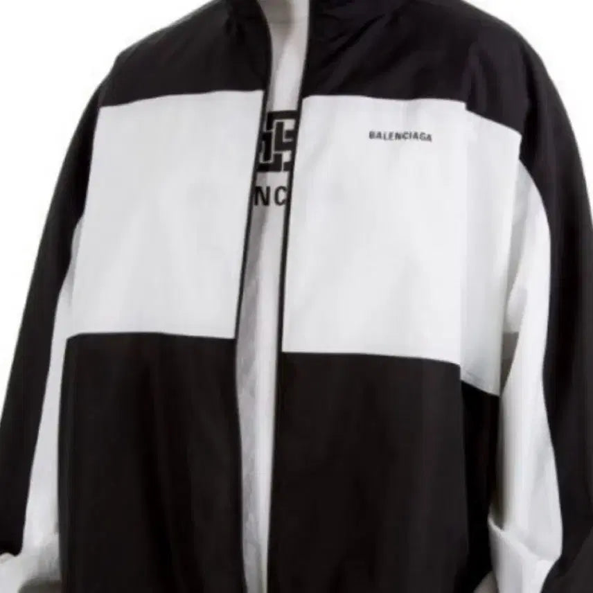 [SOLD OUT] 발렌시아가 바람막이