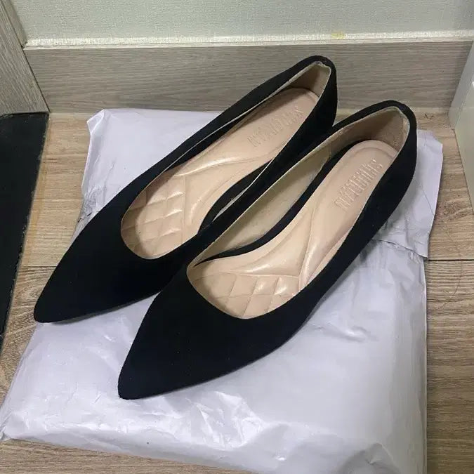 [BUNJANG] Black Suede Low Heel Stiletto 240mm Shoes / 블랙 스웨이드 로우힐 구두 스틸레토 240mm