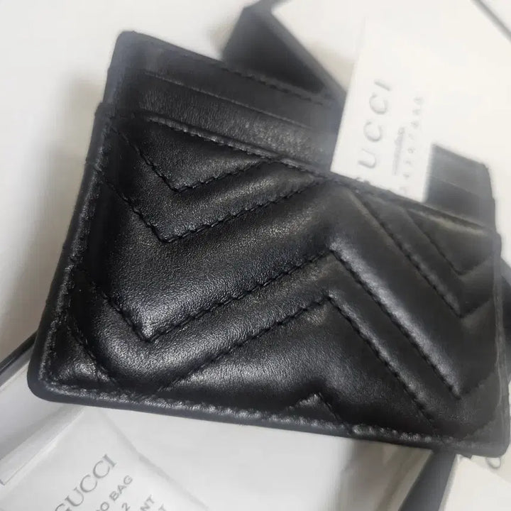 [BUNJANG] Gucci Marmont Card Wallet Black Gold Logo / 구찌 마몽 카드지갑 블랙 금장 로고. 443127. 모델  정품입니다