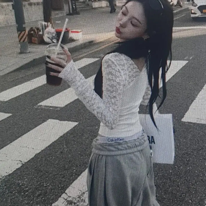 [BUNJANG] Long Sleeve Lace T-shirt / (해외배송) 긴팔 레이스 티셔츠 2컬러