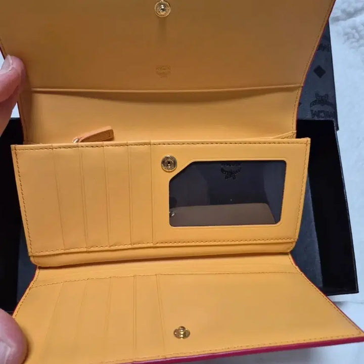 [SOLD OUT] MCM 리본 장지갑 레드 풀박스