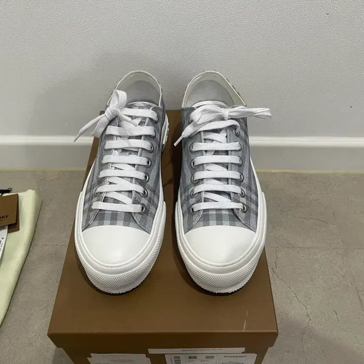 [BUNJANG] Burberry Check Cotton Sneakers - Gray (Size 41.5) / 버버리 체크 코튼 스니커즈 - 그레이 41.5