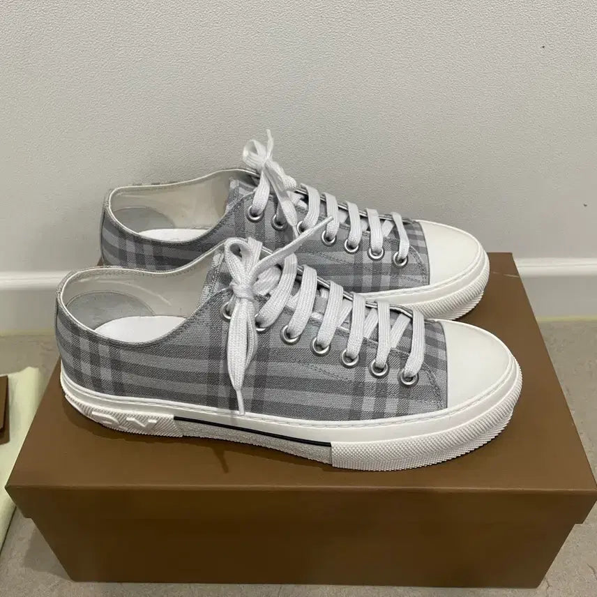 [BUNJANG] Burberry Check Cotton Sneakers - Gray (Size 41.5) / 버버리 체크 코튼 스니커즈 - 그레이 41.5