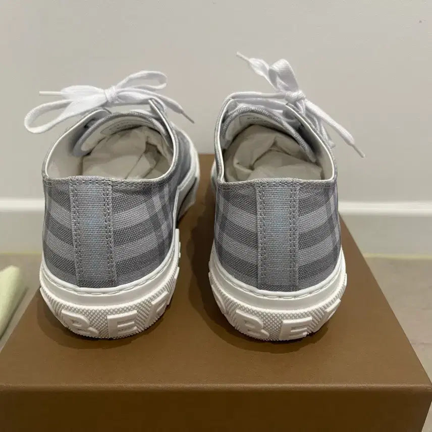 [BUNJANG] Burberry Check Cotton Sneakers - Gray (Size 41.5) / 버버리 체크 코튼 스니커즈 - 그레이 41.5