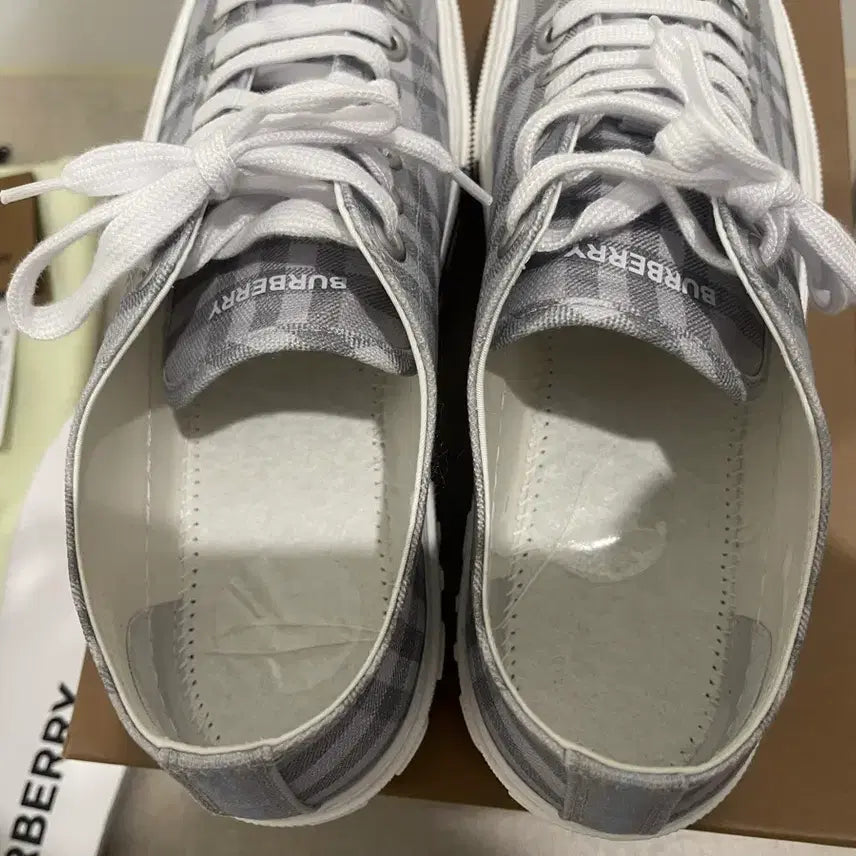 [BUNJANG] Burberry Check Cotton Sneakers - Gray (Size 41.5) / 버버리 체크 코튼 스니커즈 - 그레이 41.5