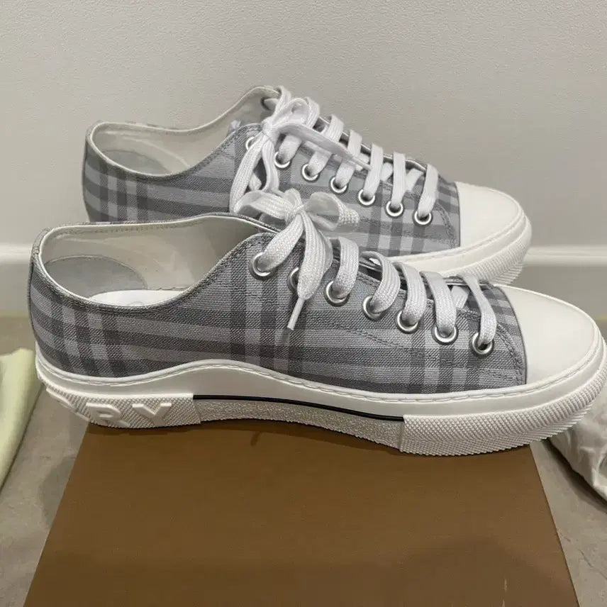 [BUNJANG] Burberry Check Cotton Sneakers - Gray (Size 41.5) / 버버리 체크 코튼 스니커즈 - 그레이 41.5