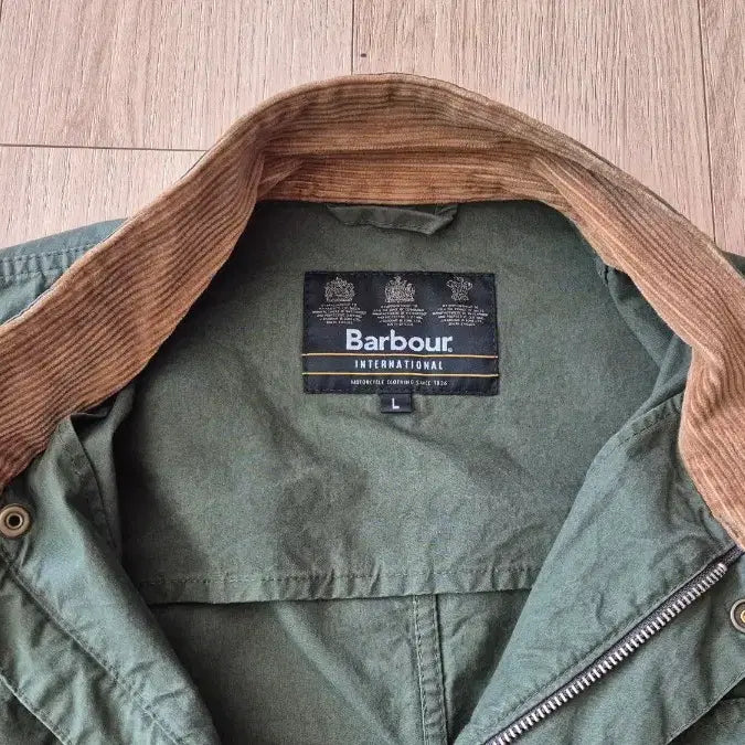 [BUNJANG] Barbour Olive Green Non-Wax Jacket / 바버 논왁스 자켓 올리브 그린 L