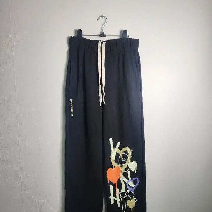 [BUNJANG] The Vent Wide Graffiti Training Pants M / 더벤티 하트 그래피티 와이드 트레이닝 팬츠 M
