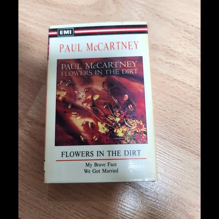 [BUNJANG] Paul McCartney Flowers In The Dirt Cassette Tape / 폴 매카트니 Flowers In The Dirt 카세트테이프