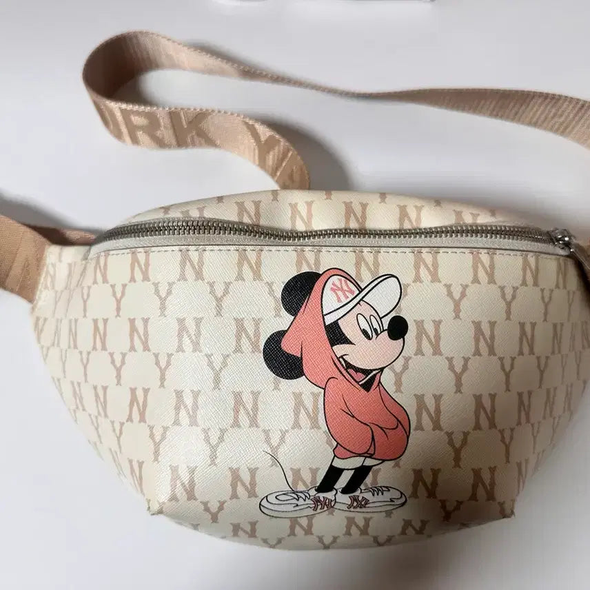 [BUNJANG] MLB Mickey Mouse Waist Bag / MLB 디즈니 미키마우스 힙색 호보 웨이스트백 가방