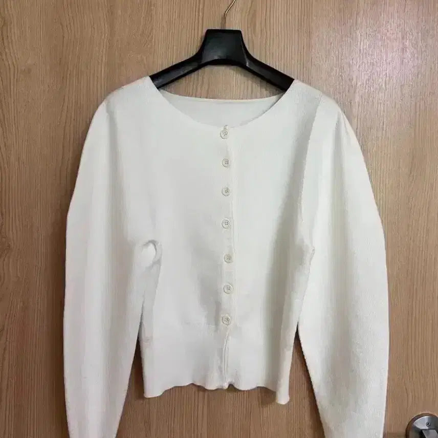 [SOLD OUT] AMOMENTO 아모멘토 가디건