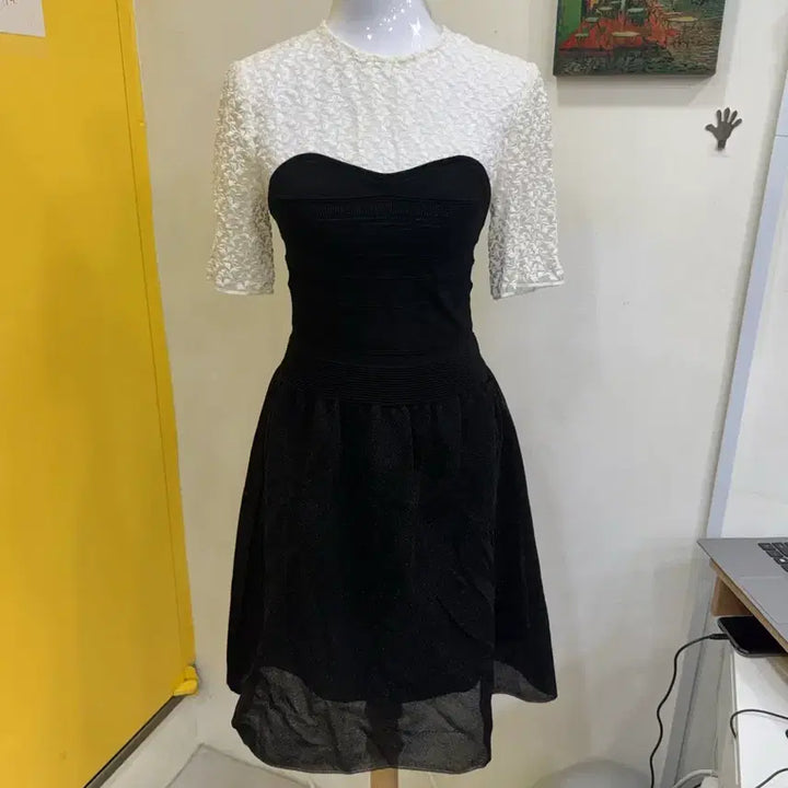 [BUNJANG] Sandro Layered Lace Dress / 산드로 레이스 레이어드 원피스 44~55 / 블랙 화이트 뷔스티에
