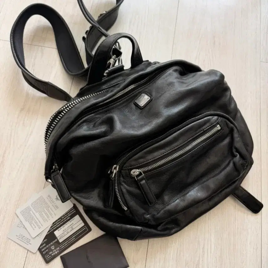 [SOLD OUT] MCM 블랙 레더 백팩 가방