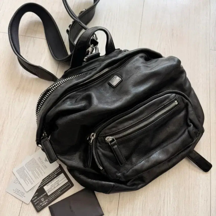 [SOLD OUT] MCM 블랙 레더 백팩 가방