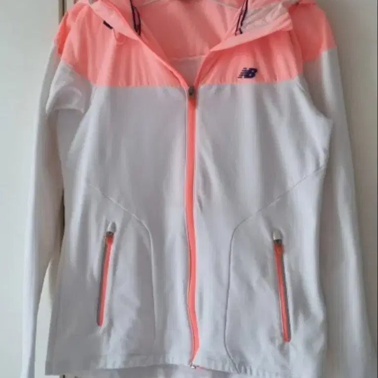 [BUNJANG] New Balance Hooded Zip-up Jacket (M) for Women / 뉴발란스 후드집업 90(m) 여성