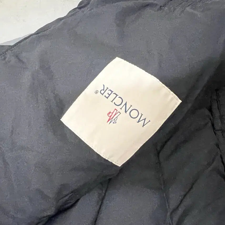 [BUNJANG] Moncler Lightweight Down Jacket / 몽클레어 경량패딩 4사이즈