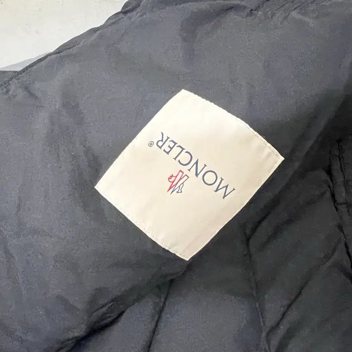 [BUNJANG] Moncler Lightweight Down Jacket / 몽클레어 경량패딩 4사이즈