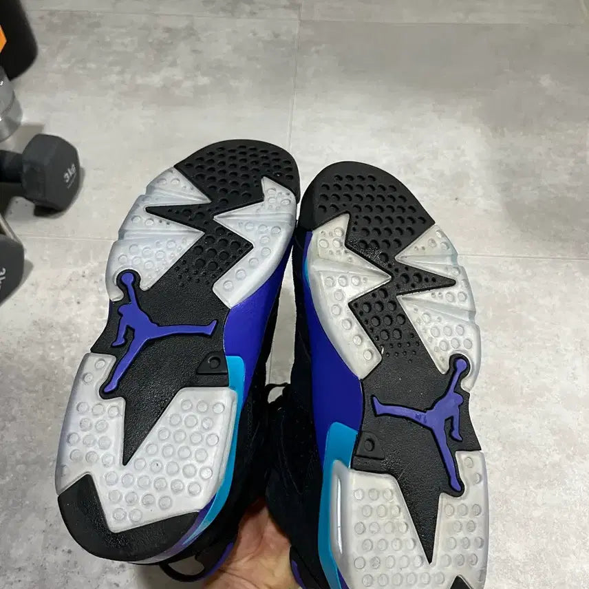 [BUNJANG] Nike Air Jordan 6 Aqua Sneakers / 조던6 아쿠아 265