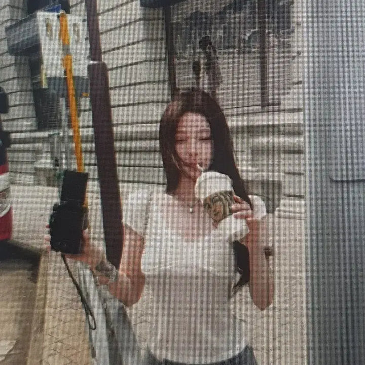 [BUNJANG] V-Neck Ribbon Short Sleeve T-Shirt / (해외배송) 브이넥 레이느 리본 반팔 티셔츠 2컬러