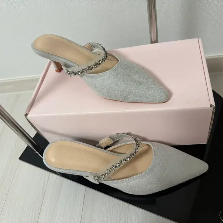 [BUNJANG] Rozeline Cloud Jewel Mule 7cm Cream Ivory Gray - New / [새제품] 단종상품 로젤린 클라우드 쥬얼뮬 7cm 크림아이보리, 그레이