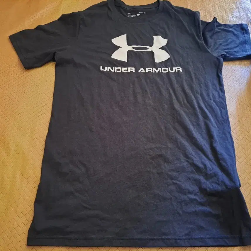 [BUNJANG] Under Armour Black Short Sleeve T-Shirt / 언더아머 블랙 반팔 티셔츠