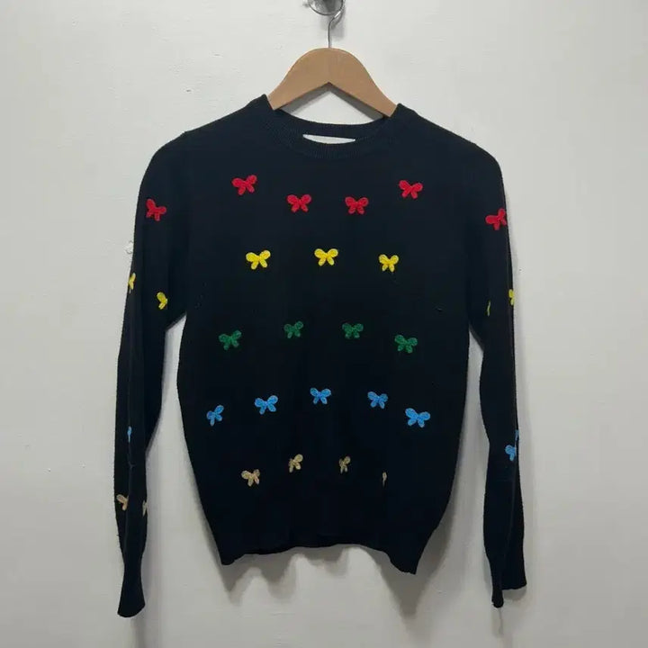 [BUNJANG] TIFFANY ANN Black Ribbon Embroidery Knit Top / TIFFANY ANN블랙 리본 자수 니트