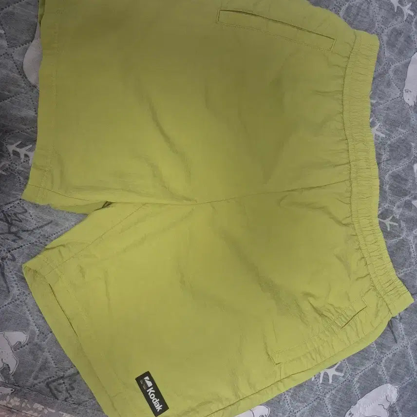 [SOLD OUT] 코닥 반바지 남여공용 팬츠 형광 연두색 xl 사이즈