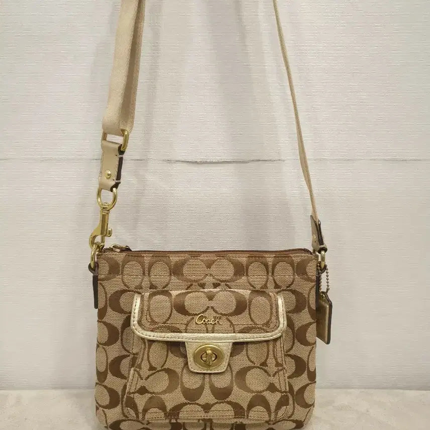 [BUNJANG] Coach Signature Crossbody Bag Brown Gold / 코치 시그니처 크로스백 브라운 골드