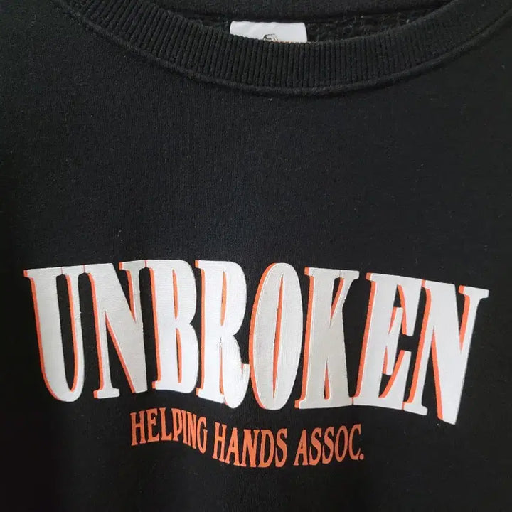 [BUNJANG] UNBROKEN Black Graphic Sweatshirt (Size M) / UNBROKEN 블랙 그래픽 맨투맨 (95/M 사이즈)