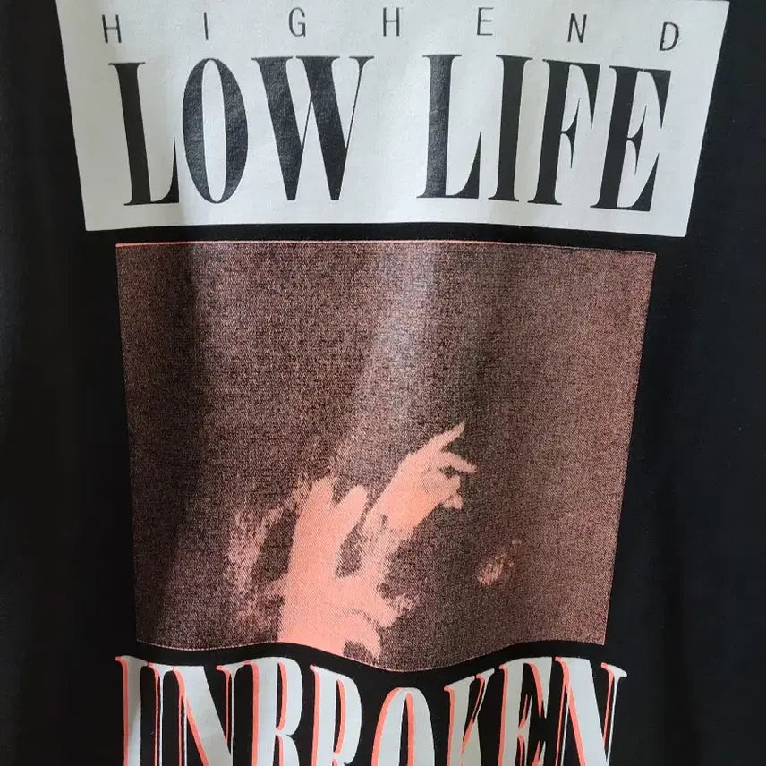 [BUNJANG] UNBROKEN Black Graphic Sweatshirt (Size M) / UNBROKEN 블랙 그래픽 맨투맨 (95/M 사이즈)