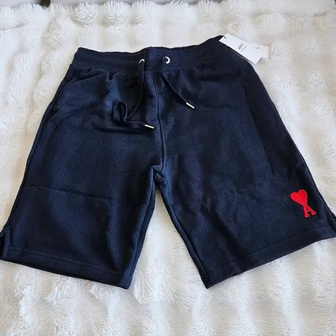 [BUNJANG] Ami Bermuda Shorts / 신상) 아미 버뮤다 반바지. 새상품. 아미 버뮤다 반바지.