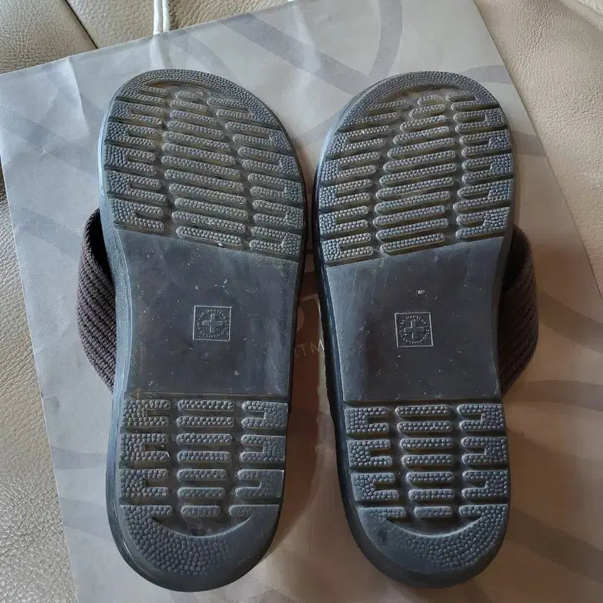 [BUNJANG] Dr. Martens Flip-Flop Sandals / 닥터마틴쪼리샌들EU43