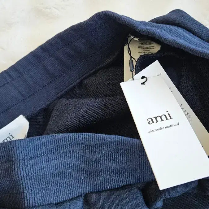 [BUNJANG] Ami Bermuda Shorts (Bundle) / 1+1) 아미 버뮤다 반바지