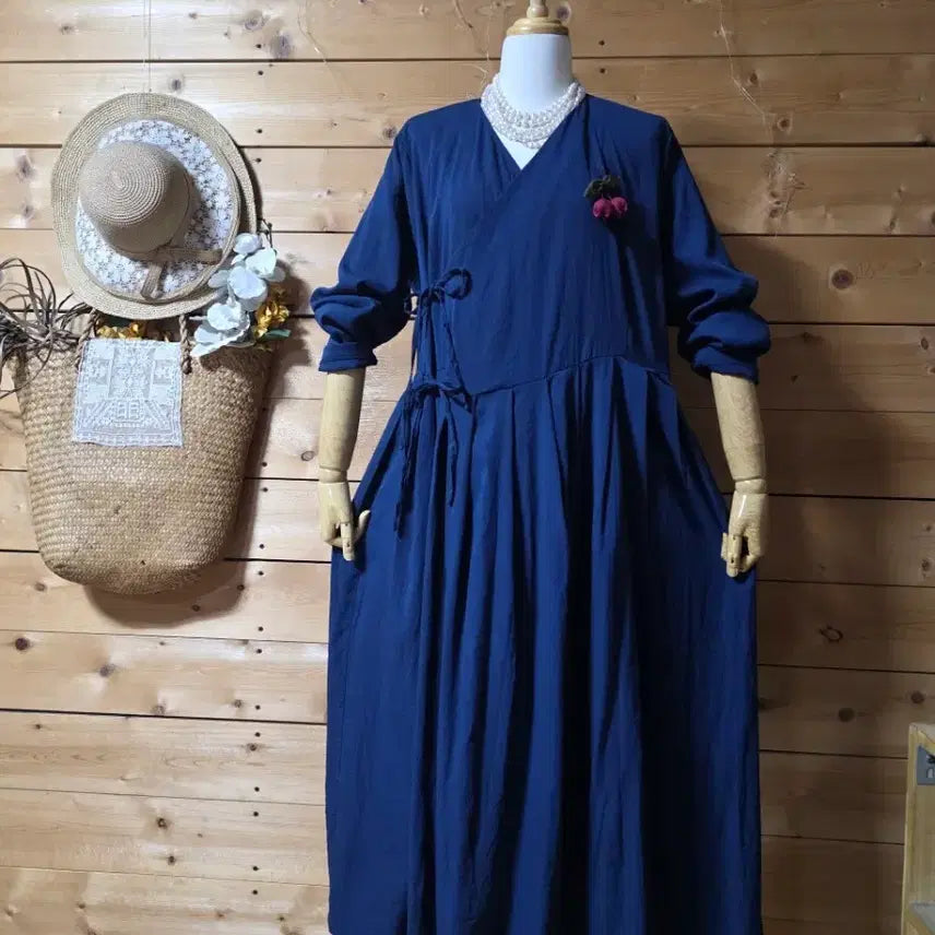 [BUNJANG] Unspecified Brand Navy Chereok Dress / 철릭원핏. (코사지 코디용입니다
