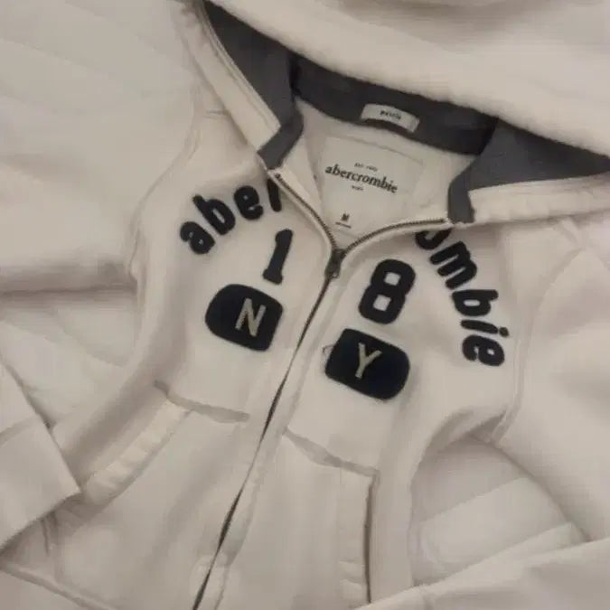 [BUNJANG] Abercrombie White Hooded Zip-up Jacket / 아베크롬비  화이트 후드집업