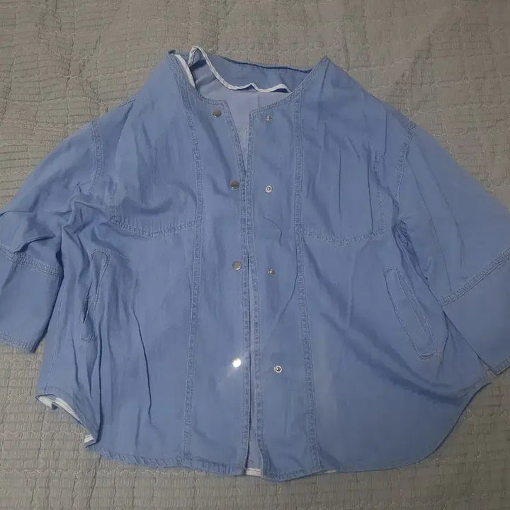 [BUNJANG] Sky Blue Denim Shirt (Size 7) / 하늘색 데님 셔츠 7사이즈