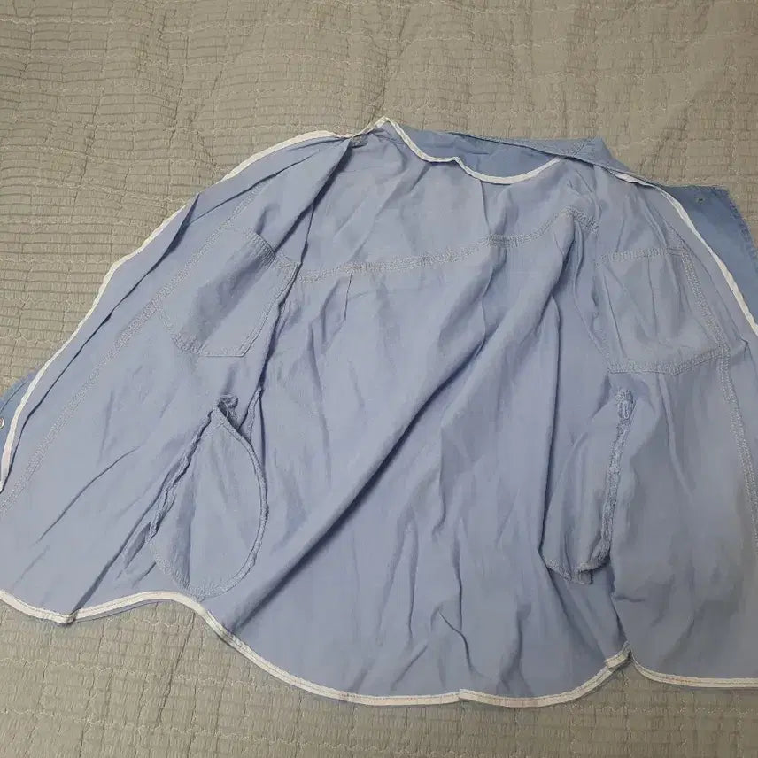 [BUNJANG] Sky Blue Denim Shirt (Size 7) / 하늘색 데님 셔츠 7사이즈